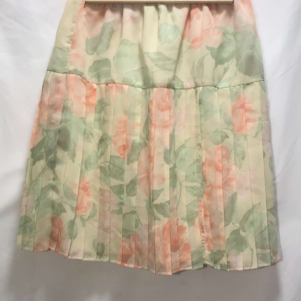 Pleated  Vintage Lime Green Floral Skirt